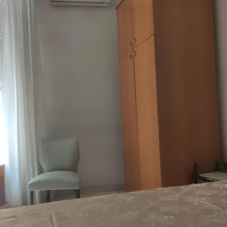 In Centro Storico Di * Бронте